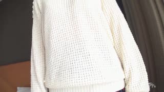 Czy japońska piękność w mundurze rozpali twoje pragnienia?