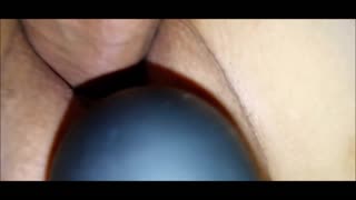 Grote kont MILF eist harde anale neuk van man in zelfgemaakte video