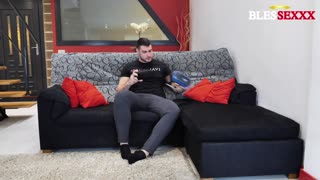 Sesi VR Intens dengan Brunette Spanyol Remaja 18+ Paola Hard dan Magic Javi
