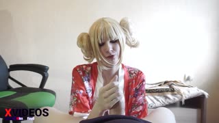 Garota Alta 190 cm Faz Massagem de Pau com Oral e Termina com Gozada na Boca