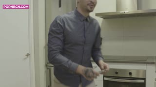 Horna zrela uzima ANAL s mladim 18+ mehaničarom prvakom