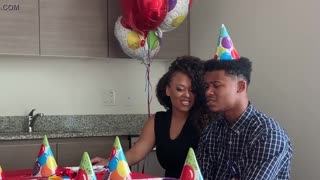 Λυπήθηκα τόσο όταν κανείς δεν ήρθε στα γενέθλιά μου - Lil D