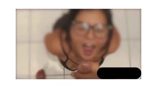 Да ли шеф кажњава своју неваљалу секретарицу вечерас?