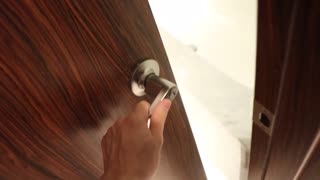 लाना इव्हान्सला बाथरूममध्ये मोठ्या बूब्स रगडताना पाहिले भाग १