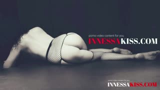 ഹേ, ഈ ചൂടൻ മിൽഫ് ഹോട്ടലിൽ അവളുടെ ഭർത്താവിനെ സക്ക് ചെയ്യുന്നു! മെസ്സി ക്രീംപൈയും കിട്ടുന്നു 😜