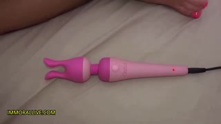 בלונדיניות גבוהות שמנמנות בריאנה ולרה תופסות זוג צוותא ציצים תחת דאבל מציצה