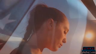 ウィラ・プレスコットの爆乳を凝視 18+茶髪美女の野外ストリップ