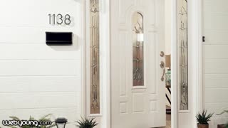 वेबयंग मूवी नाईट थ्रीसम वाइल्ड पुसी लिकिंग फ्रेन्झीमध्ये बदलते