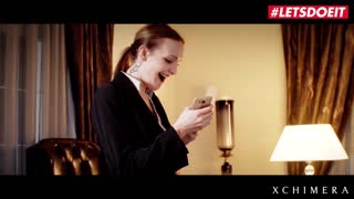 장난스러운 체코 미스트리스가 섹스 슬레이브에게 뒤에서 박히고 애널!