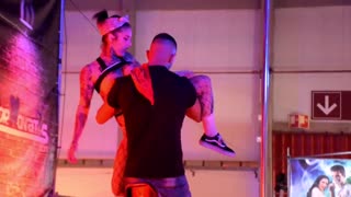 Hűha! Nagy mellű spanyol MILF nyilvános szopás cowgirl Portugáliában!