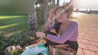 Še vedno sem omotičen od pomoči tujcu, ki mi je povrnil z mojstrskim sesanjem pičke!