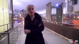 Naghahangad akong kantutin nang malakas sa aking pantyhose, blond slut Tanya Virago