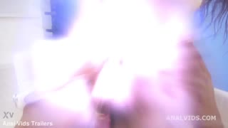 苏珊·艾恩三根黑屌深肛双插拳交喷潮内射吞精