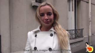 البلوند الساخنة فيكتوريا بيور تستمتع بمتعة تحليلية برية مع دراس فرنسي