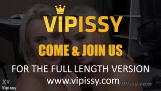 Razgovor za službo postane divji z lezbijkami Amy Pink in Brittany Bardot, ki pijejo pišk