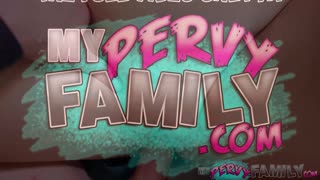 ميلف تشتري الشاب بثدييها الضخمتين لنيك كلبي ونشوة