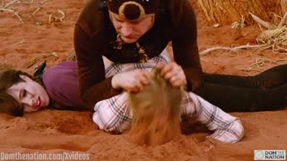 റെബൽ റൈഡർ ഡർട്ടിൽ അമർത്തപ്പെടുകയും അസ്സ് ഫക്ക് ചെയ്യപ്പെടുകയും ചെയ്യുന്നു, സിക്ക്ബ്രൂക്ക് ജോൺസൻ ഒന്നും കിട്ടാതെ: ഡോംതെനേഷൻ അനാൽ ബിഡിഎസ്എം ഡോക്യുമെൻ്ററി