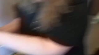 兴奋熟女玩大屌玩具双插骚逼淫水直流