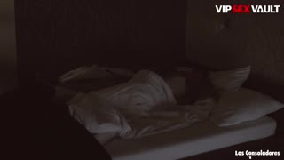 בלילה מאוחר, לוסי הרט מצטרפת לסיציליה ואנדי סטון לזיון קבוצתי פרוע