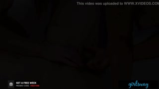 Girls Way Lena Paul'un Islak Üçlü Doğum Günü Hediye Sürprizi