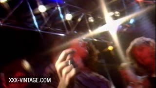 Тереза Орловски язди яко в 90-те дискотечно трио 🔥🍆