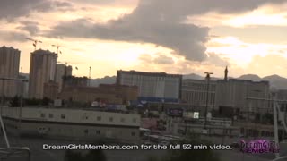 Mies, en jaksa edes näyttää isoja tissejäni ja ylösalaisin Vegasissa, tiedätkö?