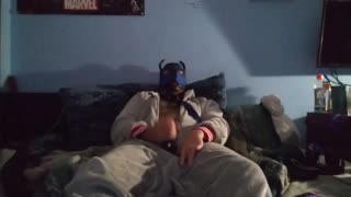 Послушний песик звільняє густу сперму після інтенсивного сексу