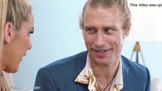 زوجة الأب ثلاثية تدليك