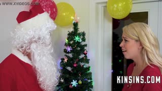Christmas threesome with Casca Akashova and Madison Summer