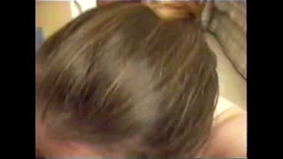 பஸ்டி பிரூனெட் ஸ்ட்ரிப் செய்து, சக் செய்து, மாஸிவ் கம்ஷாட் எடுக்கிறாள்