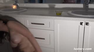 Lustery臣服902安迪凯蒂浴缸激烈玩