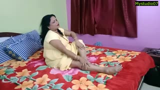 ホットおばさんがセックス満足を必要とする、彼女のチンポはとても小さい18+！