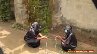 Video Iliyovujishwa Ya Amateur Wawili Weusi Wakifanya Kali Porini