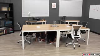 女同舔穴群P Alex Coal、Penelope Kay、Liv Revamped等工作狂欢