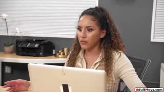 女同舔穴群P Alex Coal、Penelope Kay、Liv Revamped等工作狂欢