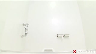 OL in uniform unleashes embarrassing toilet pee show