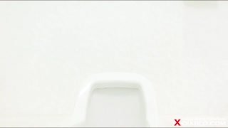 OL in uniform unleashes embarrassing toilet pee show