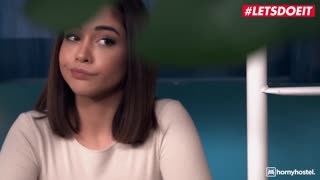 O bog, Ginebra Bellucci velike joške poskakujejo medtem ko Jezus Reyes tolče njeno dlakavo pičko globoko!