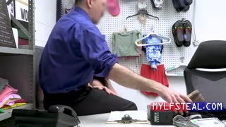 Macey Jade stawia czoła trudnemu spotkaniu z surowym oficerem