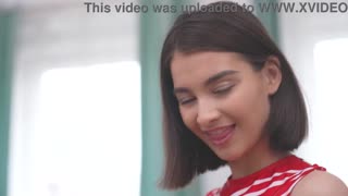 五个男人轮奸东方啦啦队长Effy双洞双插干屁眼