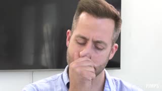 거유 금발 아디라 앨러가 조엘을 거대 스트랩온으로 세게 박기