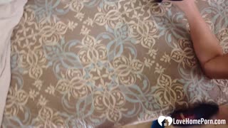 Amateurin giert nach großen Schwänzen bläst POV homemade