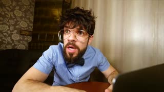 Paljasta villin kolmen kimman salaisuudet tulvillaan kuumuutta