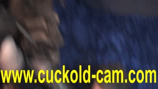 Angalia hatua ya cuckold amateur ya mke inavyofunguka