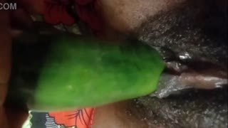 Cyndy Blackslave Cucumbers Pussy for Explosive Squirt