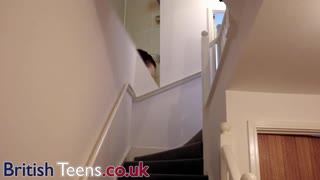 Yaramaz Genç 18+ Yetişkin Sert El ile Disipline Ediliyor