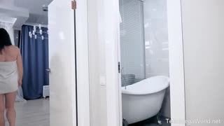 i'm milana taylor rubbin my pussy in steamy bath feels amazin