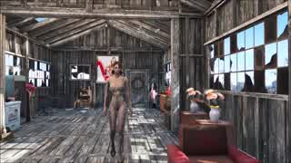 黑发美女沉迷《辐射4》性感宅家玩法