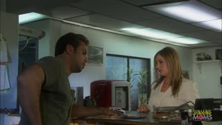 मिल्फ चूतीतून बोटांनी स्क्वर्ट नंतर डीप गांडमध्ये उफाळून आली