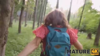 Hey saunajongen, neuk deze milf rooie kale kut nu